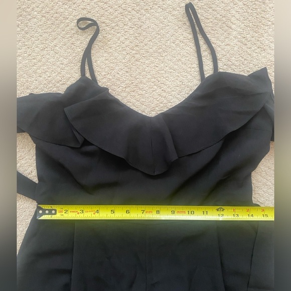 Banana Republic Ruffle V-Neck Jumpsuit Romper Size 4P NWT BLK Classic Minimalist - Picture 12 of 12